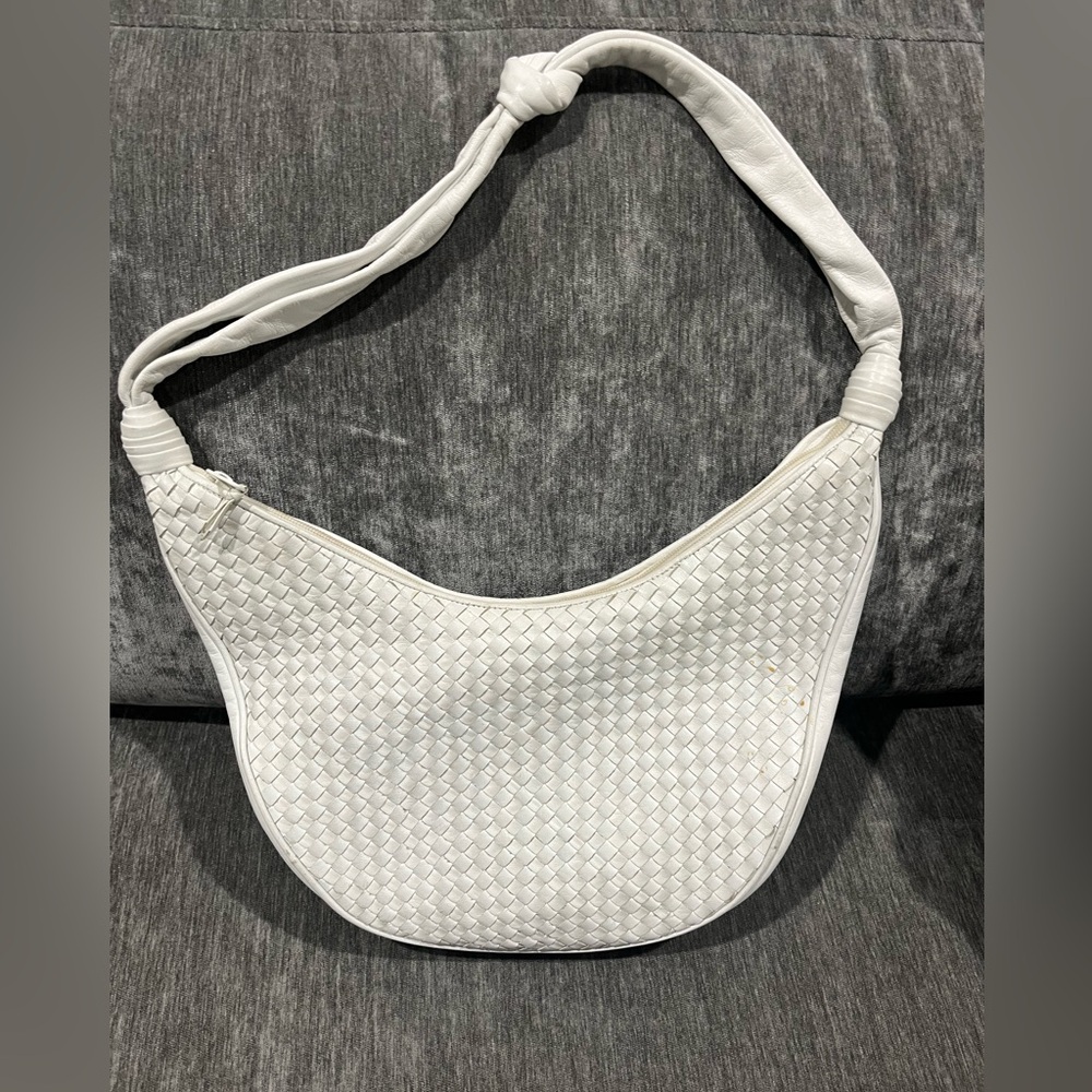 Leather shoulder bag